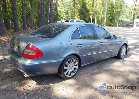 2007 Mercedes-Benz E 350 4Matic z USA, uszkodzony, nr VIN WDBUF87X47X222879